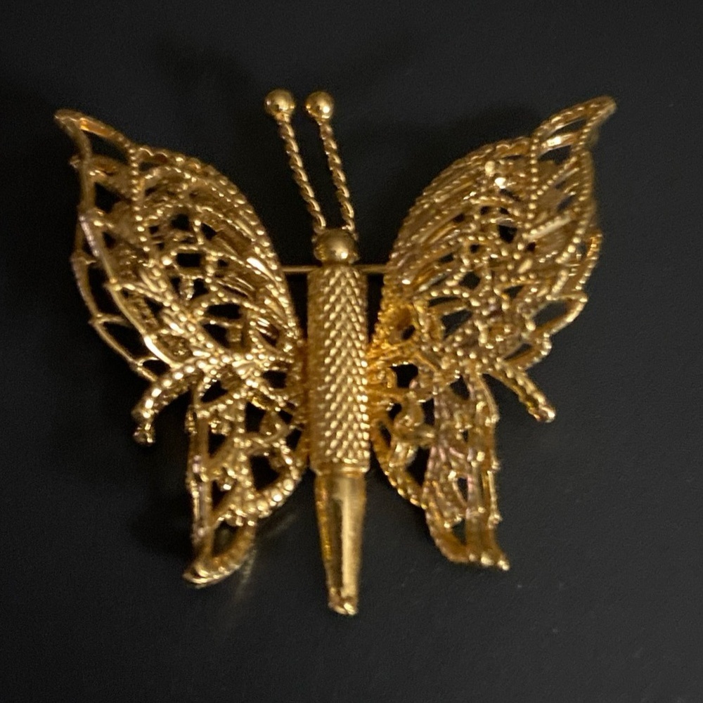 Vintage Monet Butterfly Brooch Pin Gold Toned Metal Textured Filigree Whimsical
